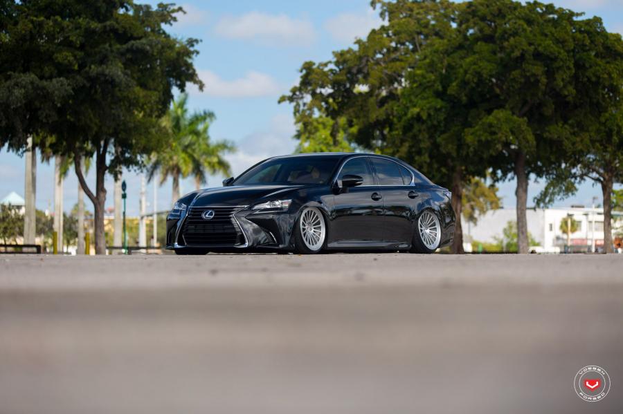  Lexus GS on Vossen Wheels (LC-106) 2016 года  (фото 26 из 61)